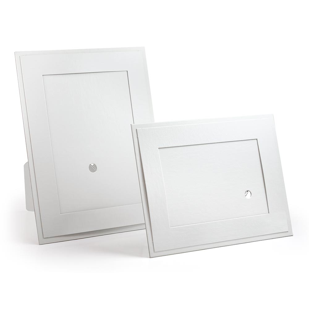 http://ontheballpromotions.com/cdn/shop/products/1300-blank-white-cardboard-frames_1200x1200.jpg?v=1619804356